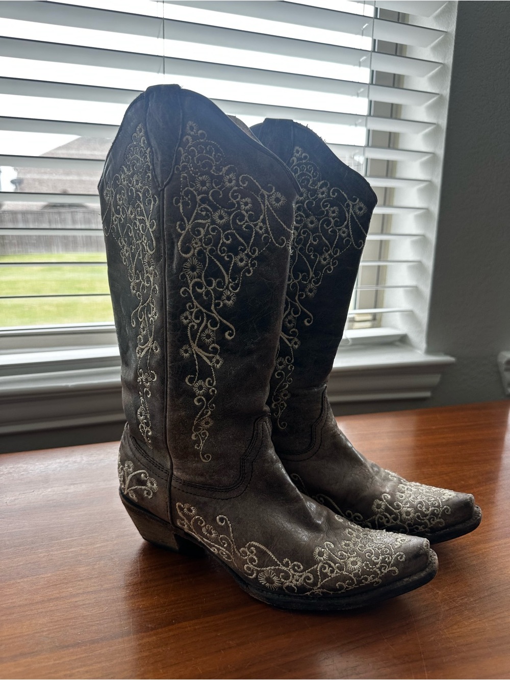 Women's Brown Embroidered Heeled Cowboy Boots